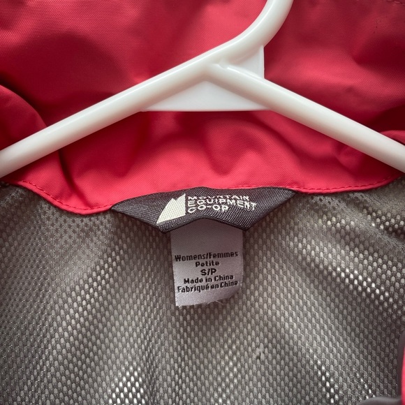 MEC - Pink / Red Rain Jacket with Detachable Hood - Picture 3 of 7